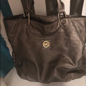 MK hobo type purse